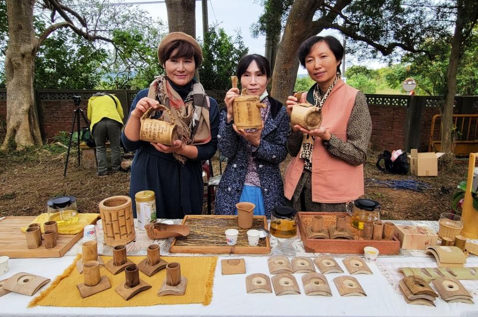 《圖說》新竹縣芎林鄉永興社區展現竹藝作品。（記者方健龍攝）