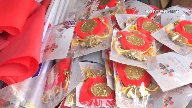 虎年紀念幣及國慶口罩各限量4000份。