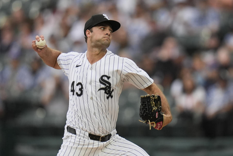 Chicago White Sox starting pitcher Nick Nastrini throws against the Boston Red Sox during the first inning of a baseball game Saturday, June 8, 2024, in Chicago. (AP Photo/Erin Hooley)