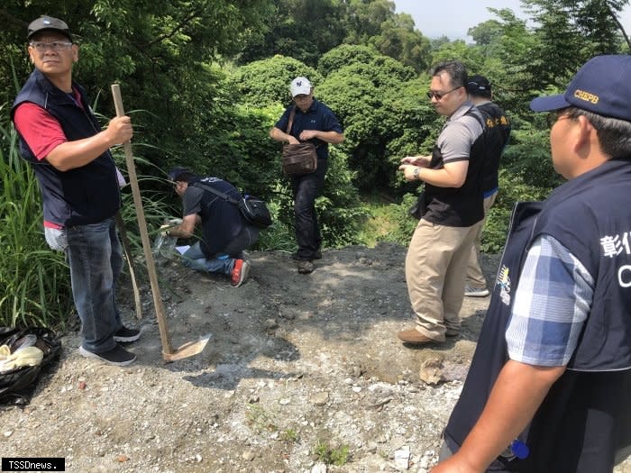 縣警局參與中彰投雲苗地區重大非法清理、棄置廢棄物組織犯罪案而頒獎表揚。（記者方一成攝）