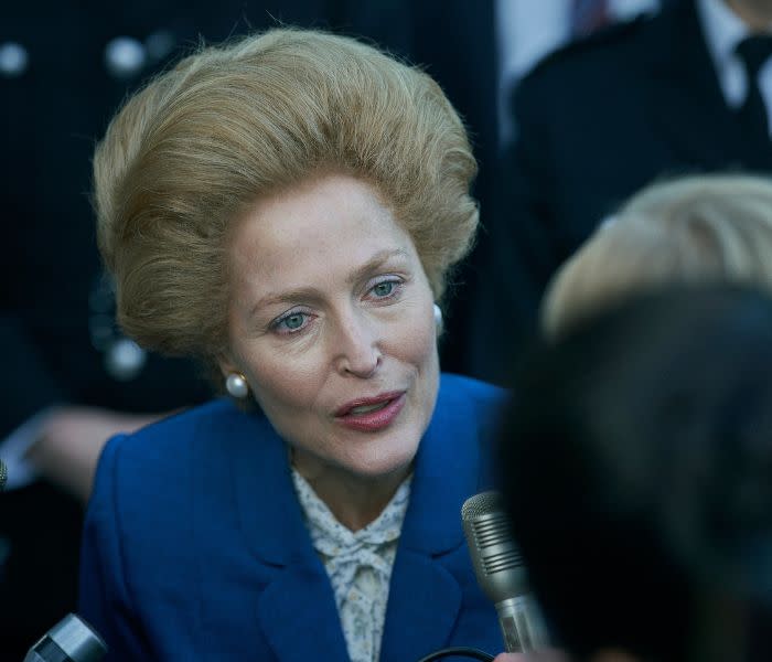 Gillian Anderson como Margaret Thatcher