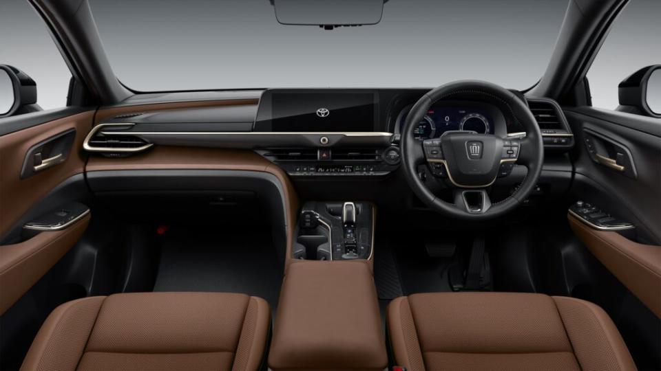 內裝配置與現行的Crown Crossover相差不多，不過原廠設計師也強調該輛車的乘坐舒適度非常優異。(圖片來源：Toyota)