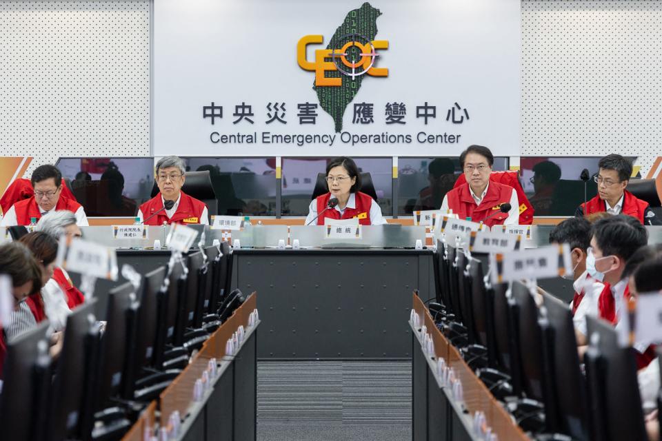 This handout picture from the Taiwan Presidential Office taken and released on April 3, 2024 shows Taiwan's President Tsai Ing-wen (C) at the Central Emergency Operations Center in New Taipei City, after a major earthquake hit Taiwan's east. At least nine people were killed and more than 800 injured on April 3 by a powerful earthquake in Taiwan that damaged dozens of buildings and prompted tsunami warnings that extended to Japan and the Philippines before being lifted.