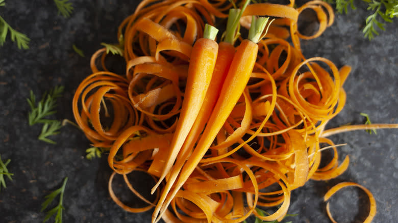 Carrots on top of peels