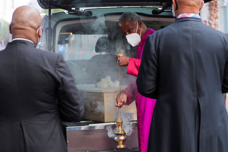 South Africans pay respects to late anti-apartheid hero Tutu