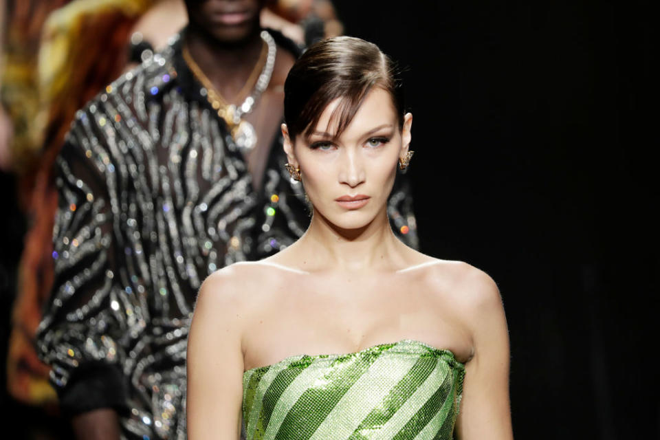 Auch Model Bella Hadid setzt auf die Pflegeprodukte von Mario Badescu. (Bild: Getty Images)
