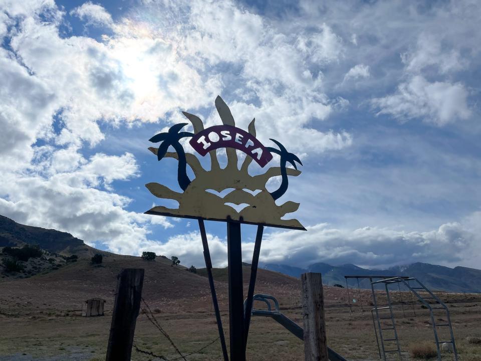 A rusting sign at the Iosepa settlement.