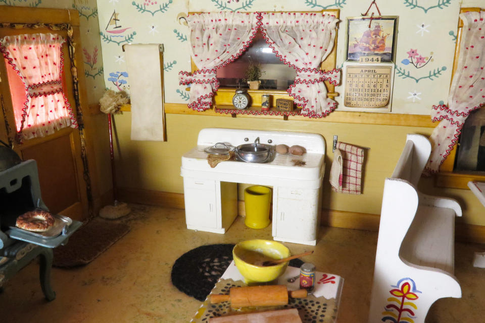 Frances Glessner Lee, "Kitchen (detail)," about 1944-46. Collection of the Harvard Medical School, Harvard University, Cambridge, MA. (Photo: Courtesy of the Office of the Chief Medical Examiner Baltimore MD)