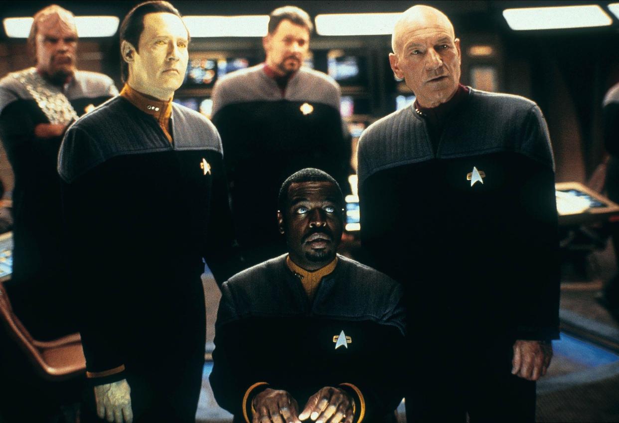 Michael Dorn, Brent Spiner, Jonathan Frakes, Levar Burton & Patrick Stewart Film: Star Trek: Nemesis (USA 2002)   / Star Trek X Director: Stuart Baird 09 December 2002   **WARNING** This Photograph is for editorial use only and is the copyright of PARAMOUNT and/or the Photographer assigned by the Film or Production Company and can only be reproduced by publications in conjunction with the promotion of the above Film. A Mandatory Credit To PARAMOUNT is required. The Photographer should also be credited when known. No commercial use can be granted without written authority from the Film Company.