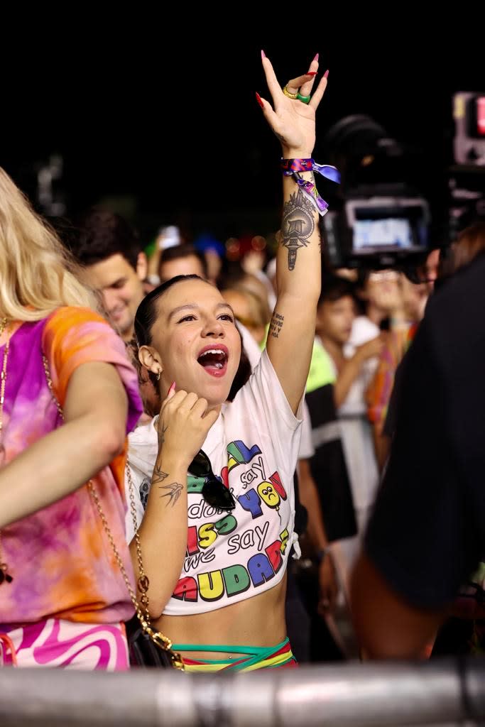 Priscila Alcantara curtiu o show do Emicida no segundo dia do Lollapalooza Brasil (Foto: Manuela Scarpa/Brazil News)