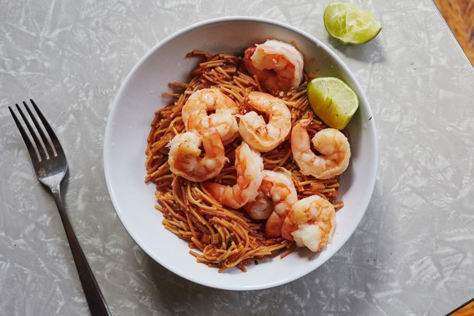 Spicy Pasta with Shrimp and Tomatoes