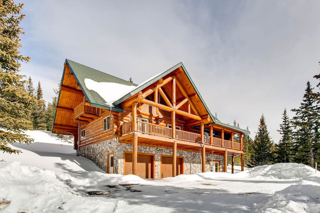 Shangri-La Mountain Lodge