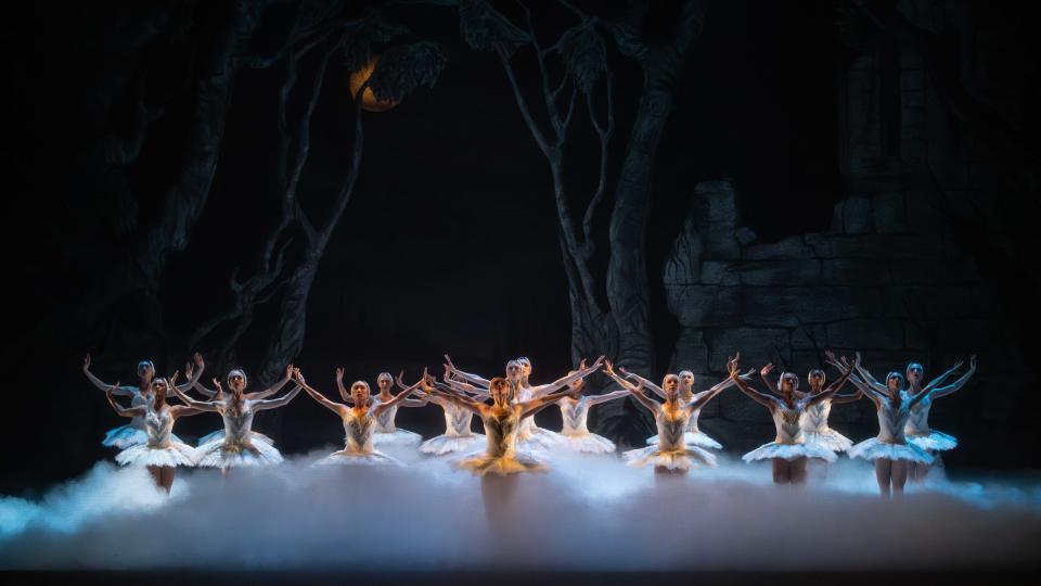 Ballet West’s 2024 production of Swan Lake in Salt Lake City. (Photo by Beau Pearson courtesy of Ballet West)