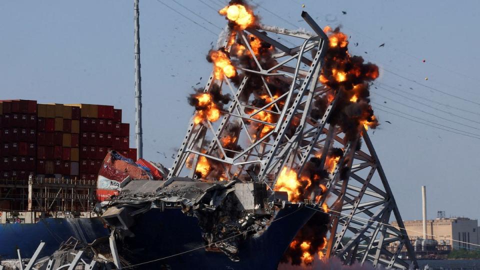 United Command demolishes part of the Francis Scott Key Bridge on Monday (REUTERS/Leah Millis)