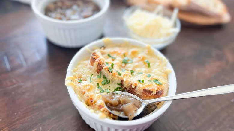 Bowl French onion soup