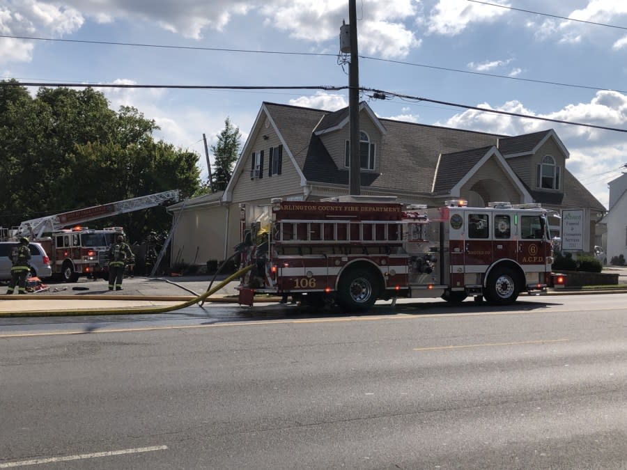 WATCH Firefighters extinguish blaze in Falls Church