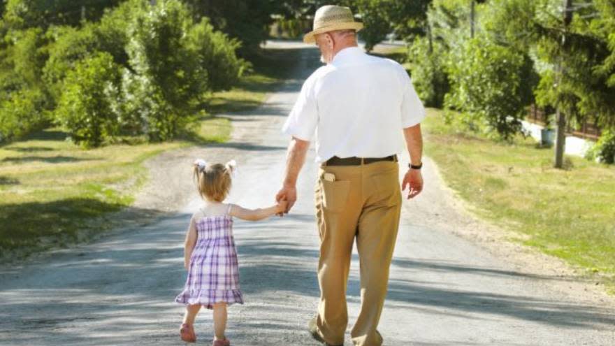 Licencias para abuelos por nacimientos de nietos y nietas para fidelizar al talento 