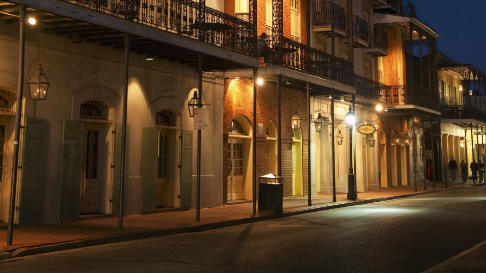french quarter of new orleans at night