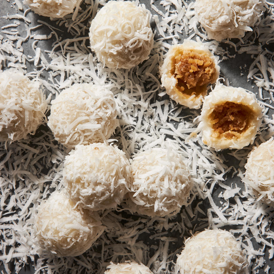 Khanom Tom (Coconut Balls)