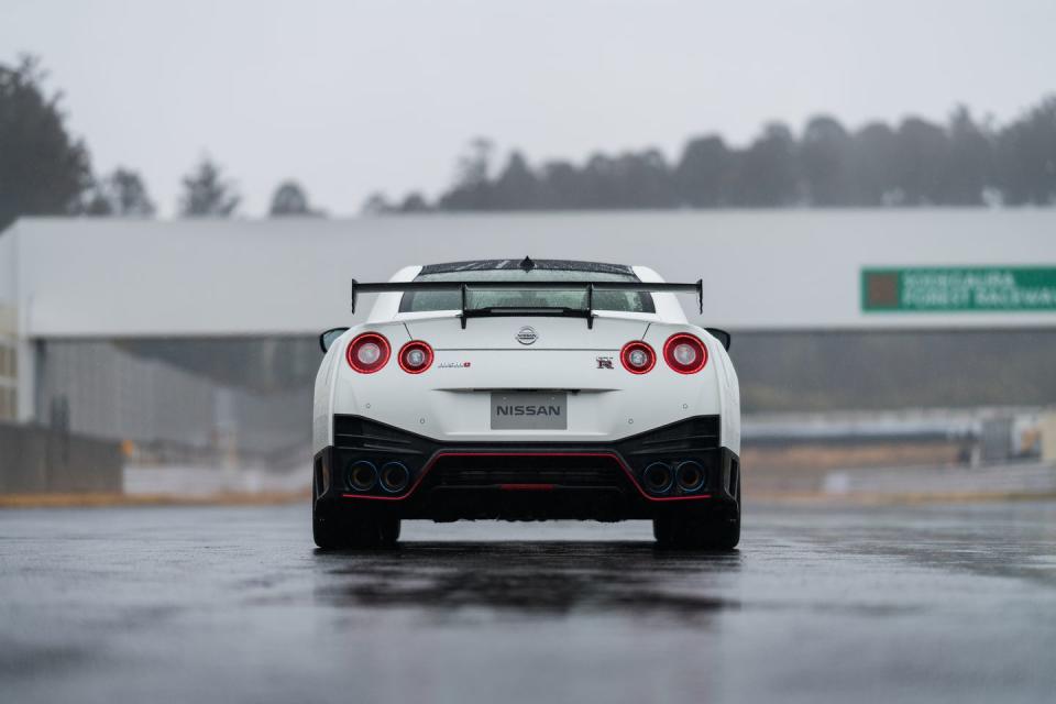 <p>The NISMO's front fenders in particular now feature scalloped vents as seen on the GT-R GT3 race car that aid aerodynamics and engine cooling and add downforce.</p>