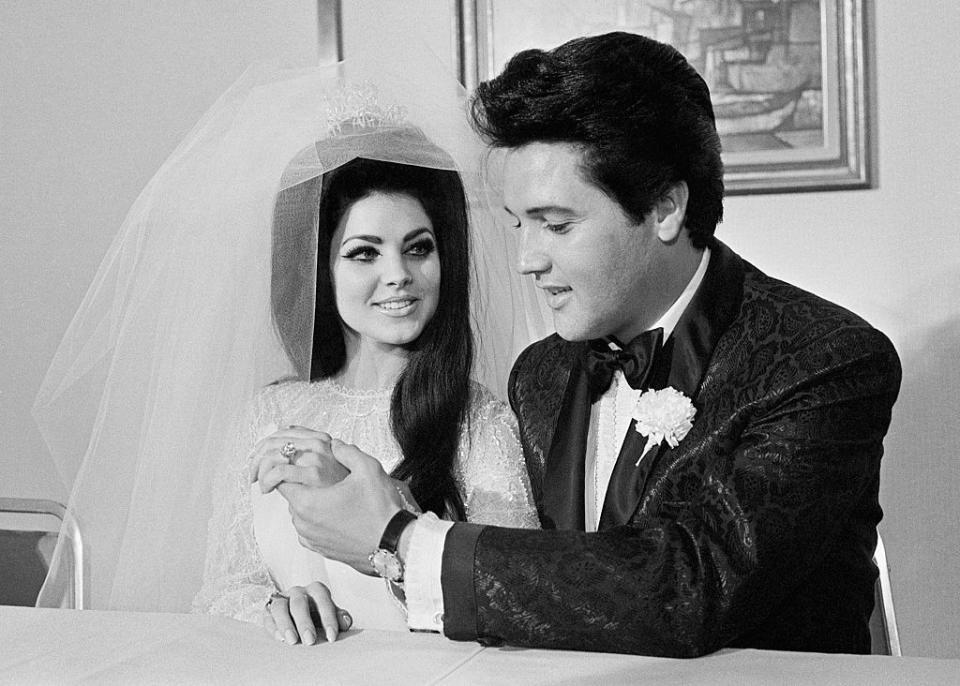 10) Priscilla's engagement ring had 20 diamonds.