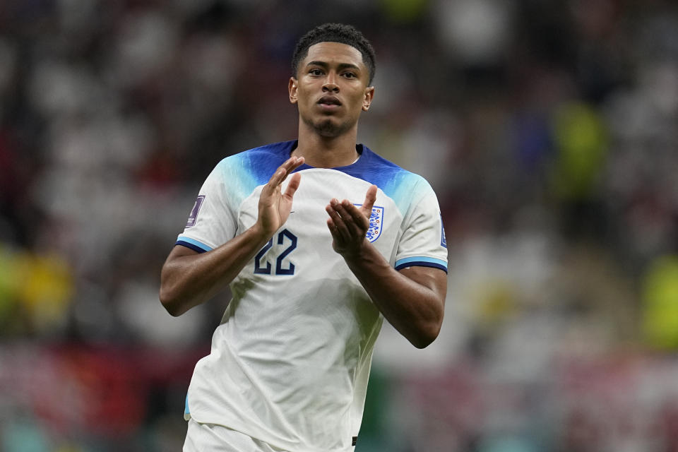 El volante inglés Jude Bellingham previo al partido contra Senegal por los octavos de final del Mundial, el domingo 4 de diciembre de 2022, en Jor, Qatar. (AP Foto/Abbie Parr)