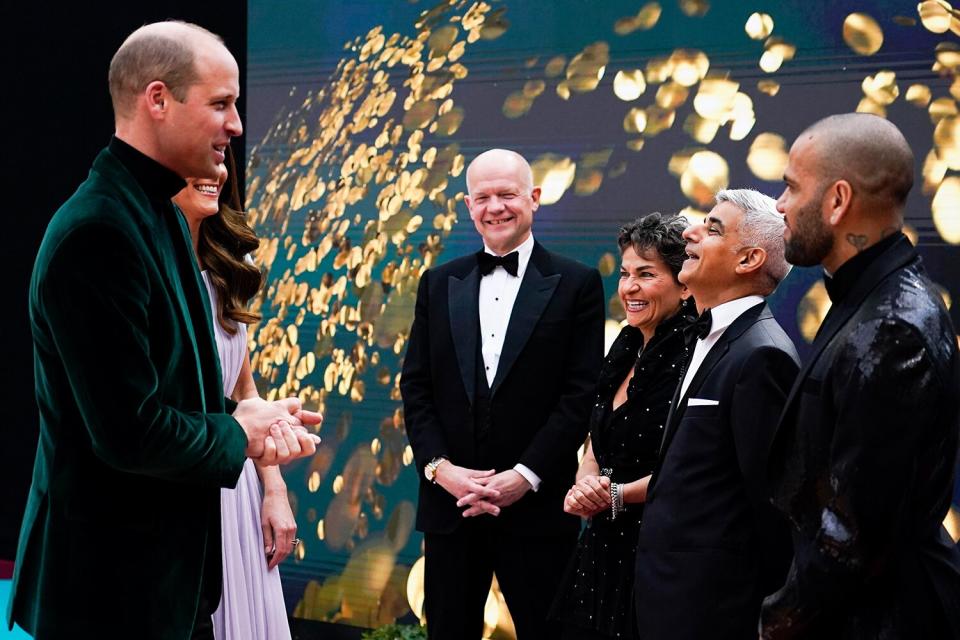 Prince William, Duke of Cambridge and Catherine, Duchess of Cambridge speak with William Hague, Christiana Figueres, London Mayor Sadiq Khan and footballer Dani Alves during the 2021 Earthshot Prize Awards Ceremony at Alexandra Palace on October 17, 2021 in London, England.