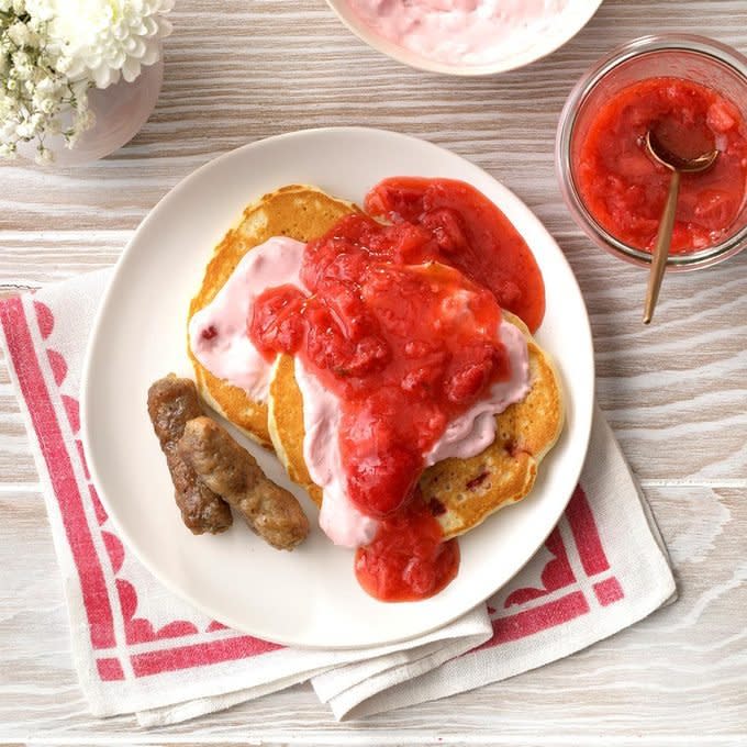 Strawberry Cheesecake Pancakes Exps Bmz19 138301 C12 04 2b 6