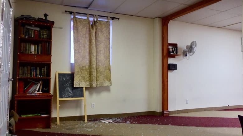 Man facing hate-related mischief charge after windows shattered at Montreal mosque