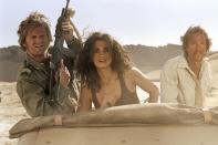 <p>Dass "Sahara" mit Matthew McConaughey and Penélope Cruz 2005 an den Kinokassen floppte, wunderte Clive Cussler nicht. Der Fehler stand für ihn fest: Ihm als Autor der Dirk-Pitt-Reihe sei - anders als vorab vereinbart - zu wenig Kontrolle über das Drehbuch gegeben worden. Vor Gericht warf er den Produzenten deshalb Vertragsbruch vor. (Bild: Paramount)</p>