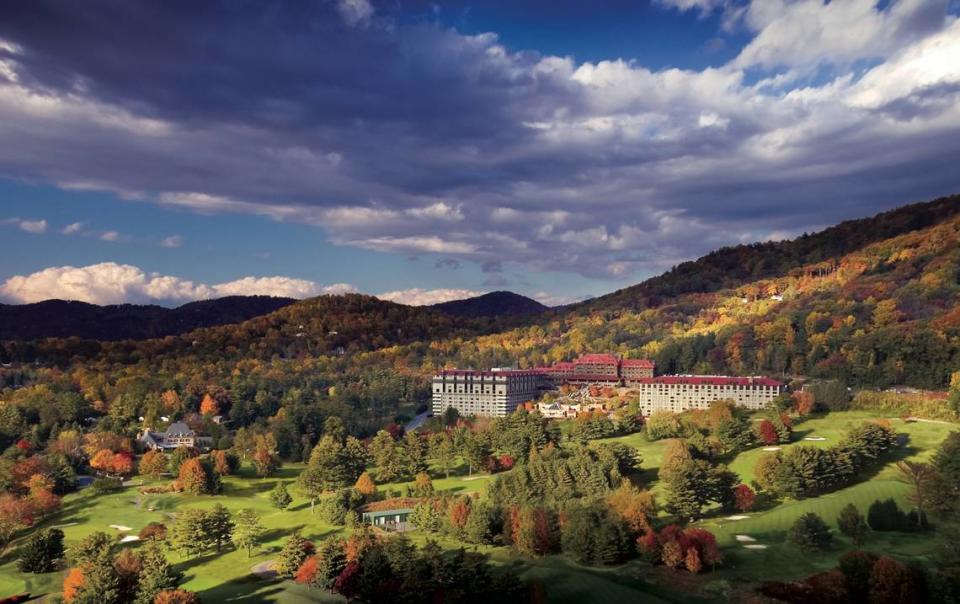 The Omni Grove Park Inn in Asheville offers discounts and package deals online.