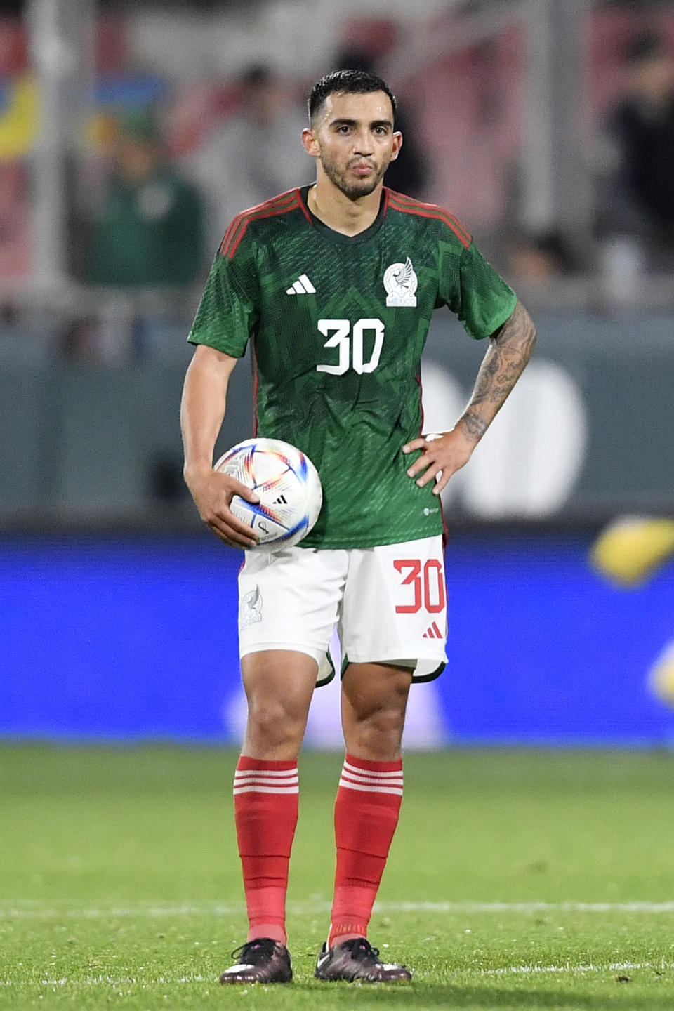 Luis Chávez puede ser uno de los elegidos por Martino para el debut frente a Polonia (Foto de: Pau BARRENA / AFP) (Foto de: PAU BARRENA/AFP via Getty Images)