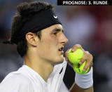 <b>BERNARD TOMIC</b> (Setzlisten-Position: nicht gesetzt / Australian-Open-Teilnahmen: 5 / Bestes Resultat: Achtelfinale 2012) Der Australier genießt zwar Heimvorteil, ist aber nach zahlreichen Eskapaden nicht unumstritten. Aufhorchen ließ Tomic zu Jahresbeginn mit einem Zweisatzsieg gegen Novak Djokovic beim Hopman Cup in Perth. Wenn der 1,96-m-Schlaks dranbleibt, dann hat er mit seinen erst 20 Jahren ein große Karriere vor sich.