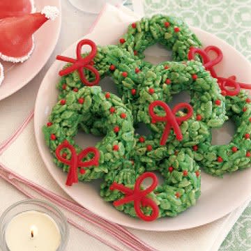 Crunchy Cereal Wreaths