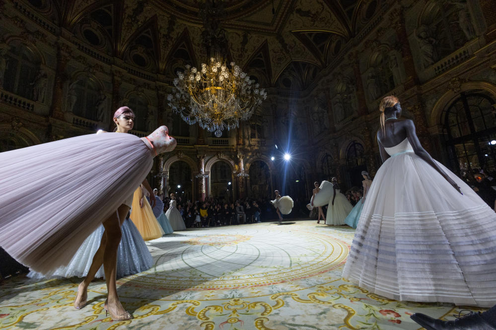 Paris Fashion Week: Kleidung für den Weltuntergang - DER SPIEGEL