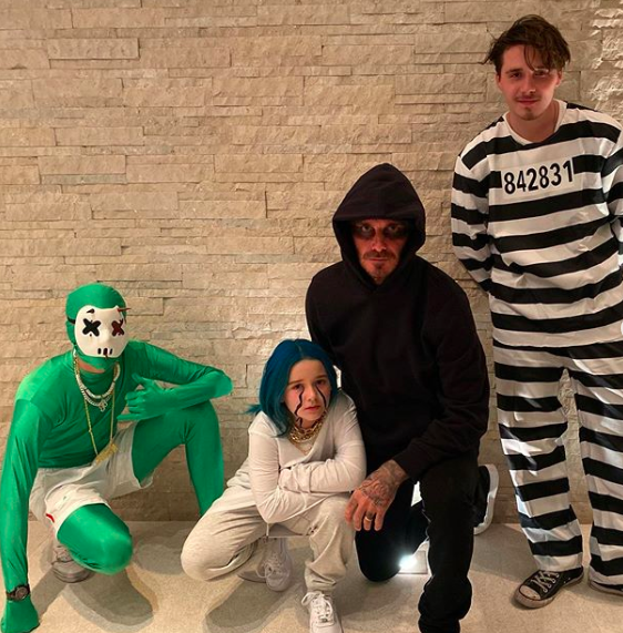 La famille Beckham était presque au complet pour Halloween, même si les déguisements étaient simplistes.