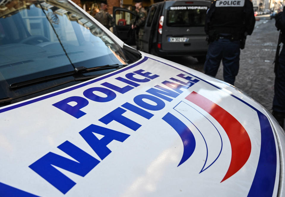 Un adolescent de 16 ans a été grièvement blessé à Élancourt après que sa moto cross a percuté un véhicule de police