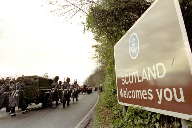 GUARDS ESCORT STONE OF SCONE