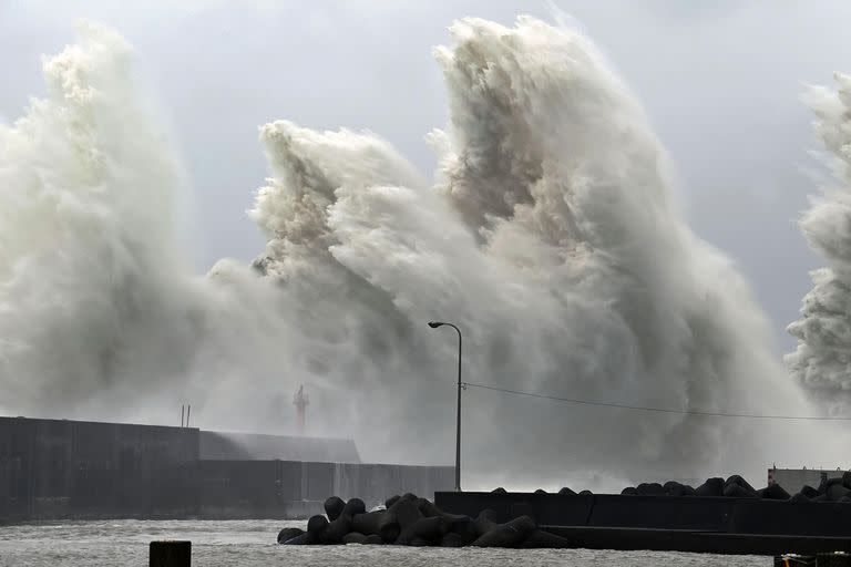 Japón; Tifón; Cambio Climático; Tormenta; MUndo