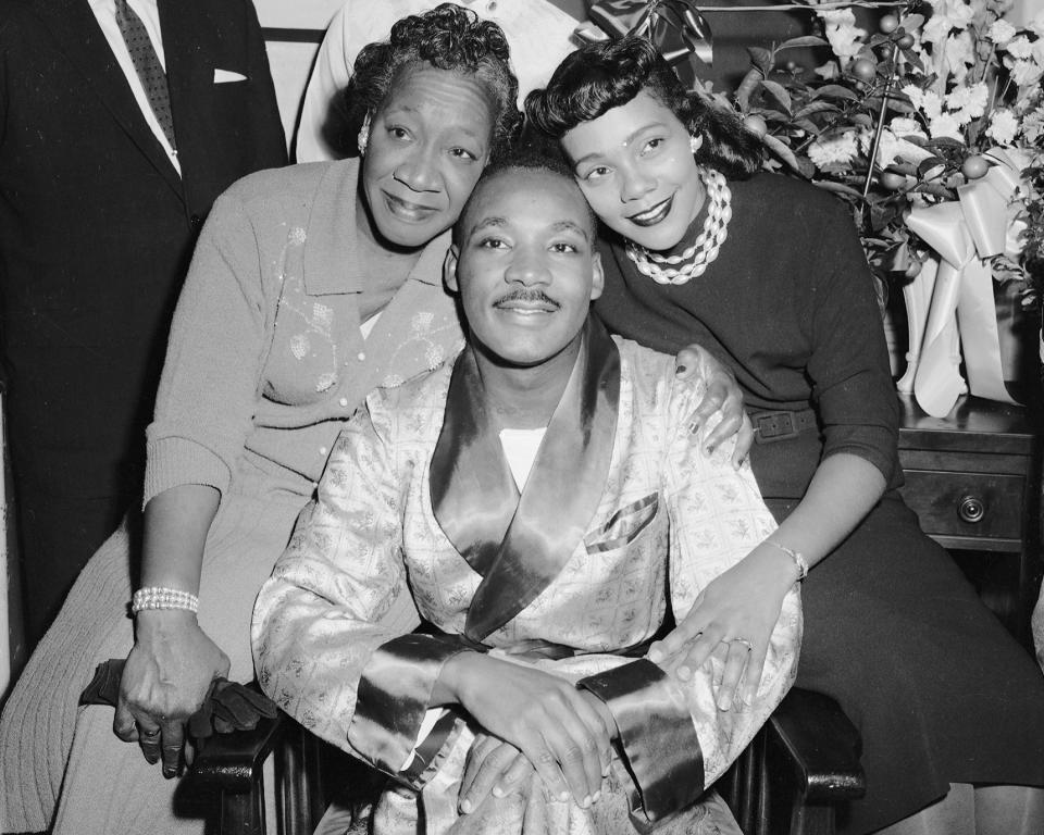 Dr. Martin Luther King, Jr., with his mother, Alberta Williams King, and his wife, Coretta Scott King, visiting King in Harlem Hospital as he recovers from a stabbing. (Photo: Al Pucci/NY Daily News Archive via Getty Images)