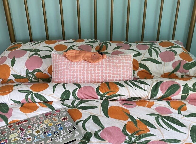 All&rsquo;s well with Allswell: It&rsquo;s the best mattress I&rsquo;ve ever had. I paired it with <a href="https://fave.co/2YEgiDU" target="_blank" rel="noopener noreferrer">peach printed sheets</a>, a matching <a href="https://fave.co/2YF0MHX" target="_blank" rel="noopener noreferrer">duvet set</a> and a <a href="https://fave.co/35hylnn" target="_blank" rel="noopener noreferrer">silk sleeping mask</a> for a good night's sleep. (Photo: Ambar Pardilla / HuffPost Finds)