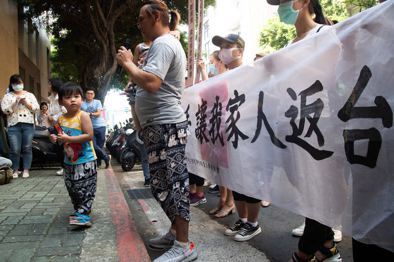 陸配子女滯留中國　家長赴疾管署陳情（2） (圖)