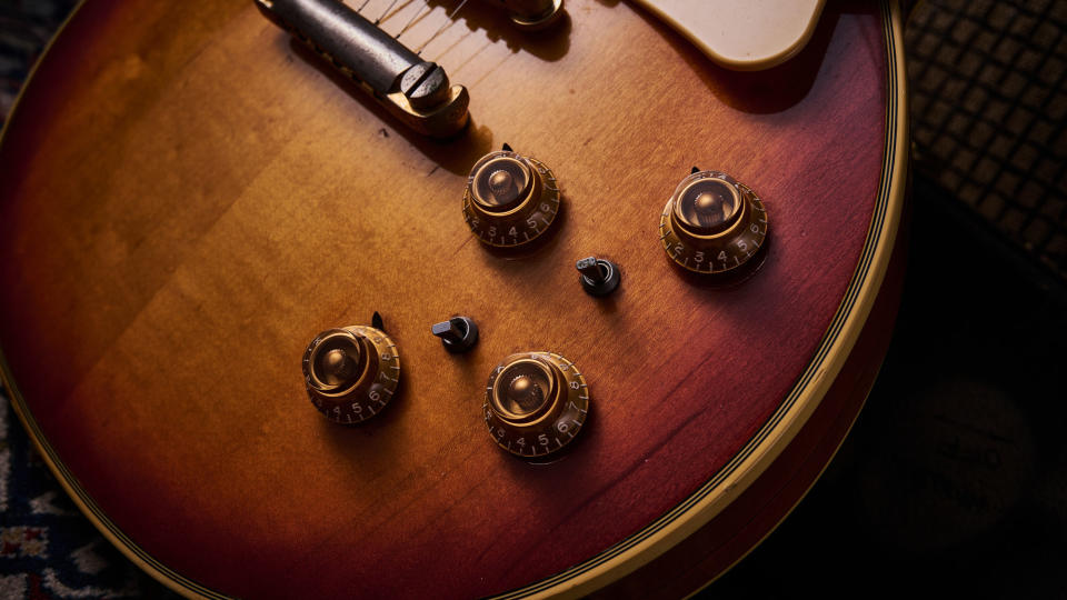 Ian Bairnson's Gibson Les Paul, as played on Kate Bush's Wuthering Heights – close-ups