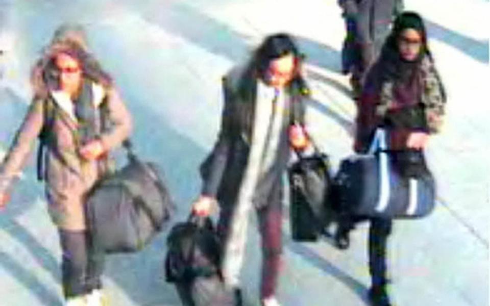 Gatwick airport CCTV (L-R) of "Bethnal Green schoolgirls" Amira Abase, 15, Kazida Sultana, 16, and Shamima Begum, 15 - SCOTLAND YARD 