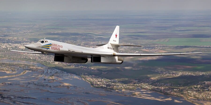 Tu-160