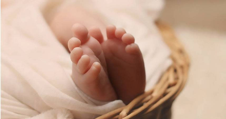 美國一名女子遺棄剛出生的親生兒子，等孩子被警方發現時已死亡。（示意圖／Pixabay）