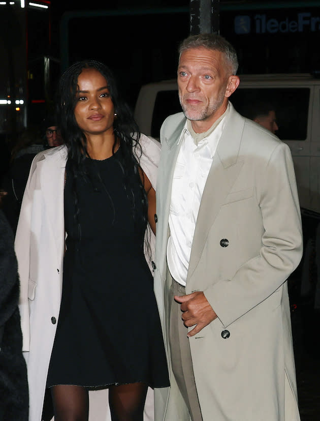 Narah Baptista et Vincent Cassel assortis au défilé Ami Paris ce jeudi 18 janvier