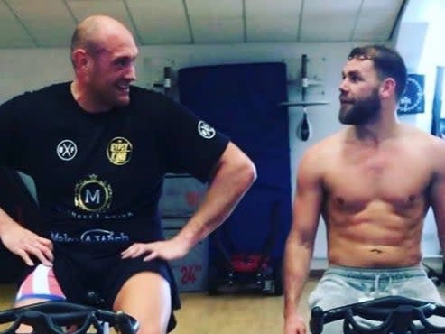 Tyson Fury is tipping his friend Billy Joe Saunders to defeat Canelo Alvarez (gypsyking101)