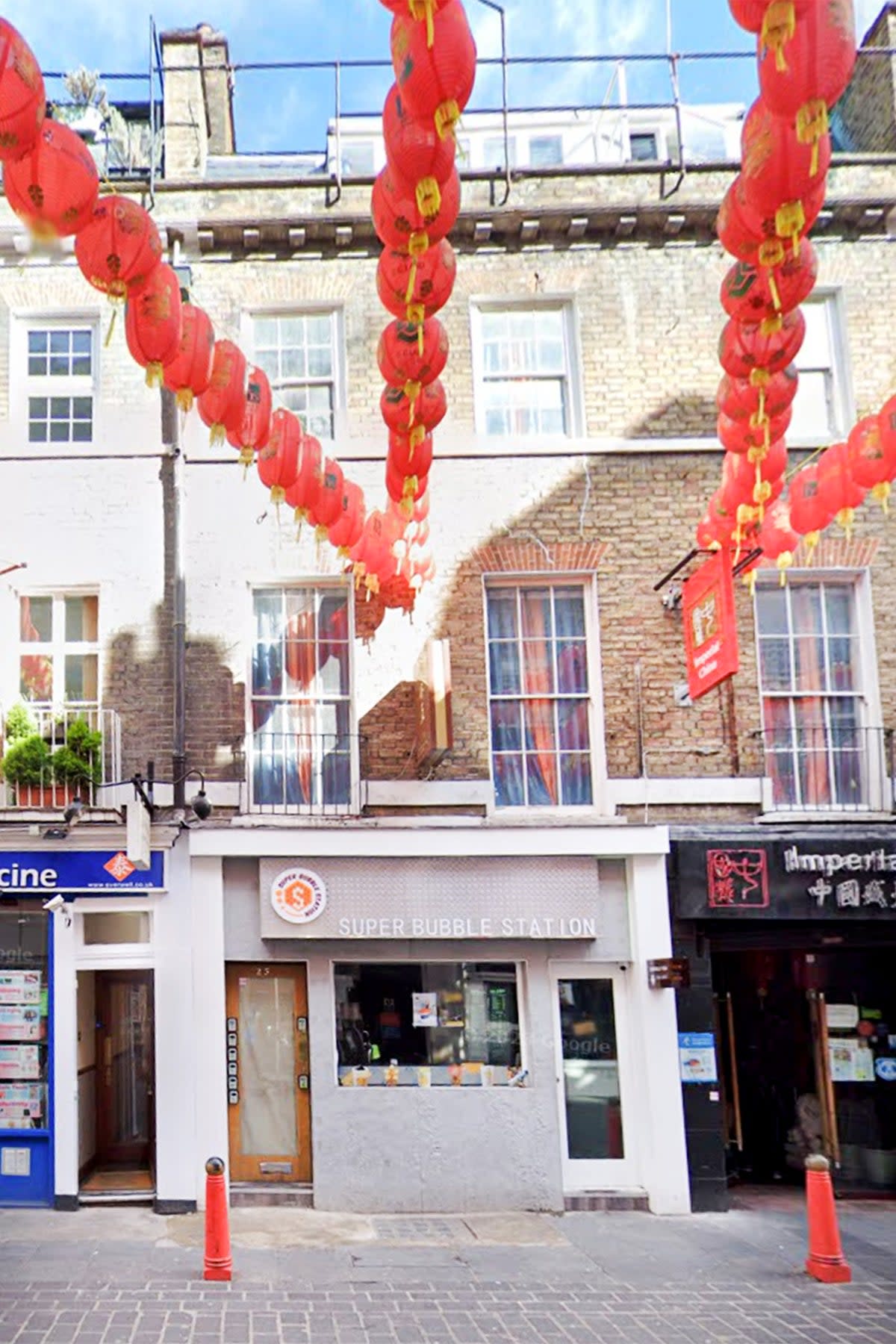 The Airbnb listing is nestled in the middle of Soho’s popular Chinatown (Google)