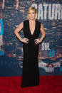 Her date for the night, Lucy Liu, went for a princess dress but Jane Krakowski’s floor-length gigure-hugging black dress is totally sexy.